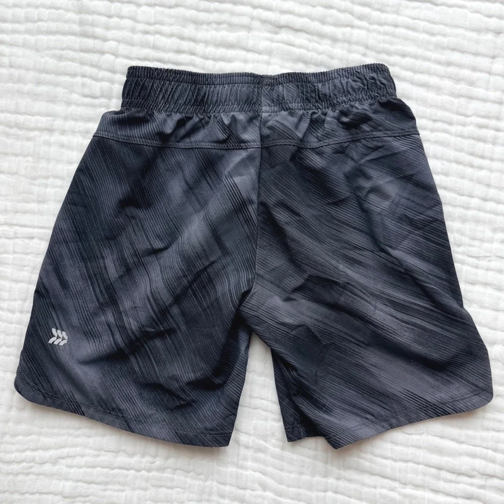 All In Motion Boys Dark Grey Shorts Size XS 4-5 Striped Athletic Active Gym‎